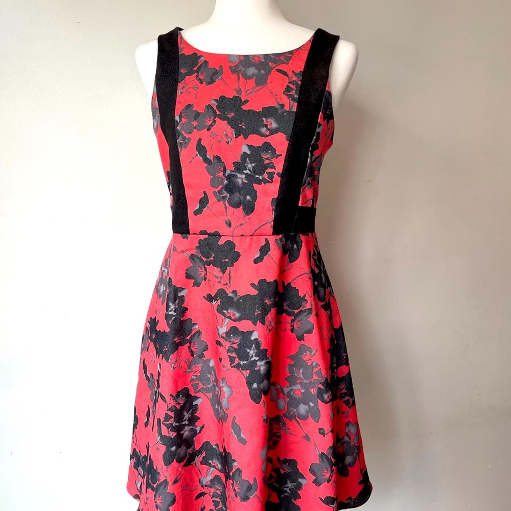 Annie 50 flower dress